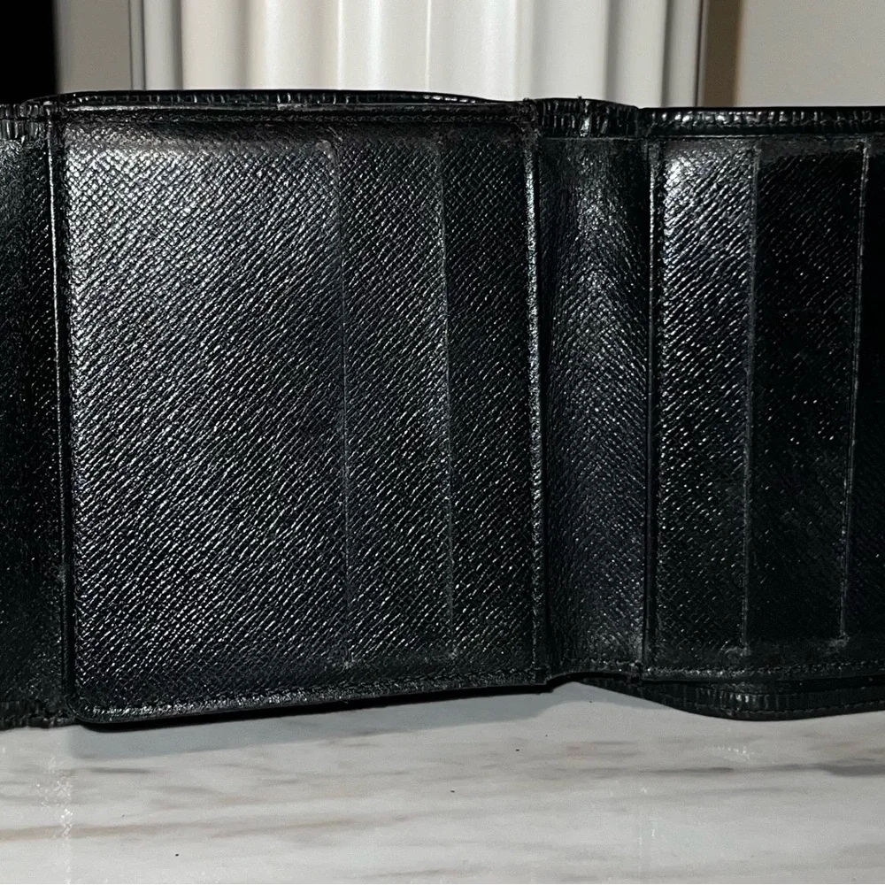 Louis Vuitton Epi Leather Trifold Wallet - Picture 5 of 11